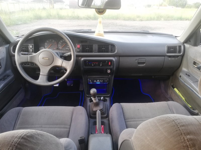 Mazda 626 GD 1991 хэтчбек салон