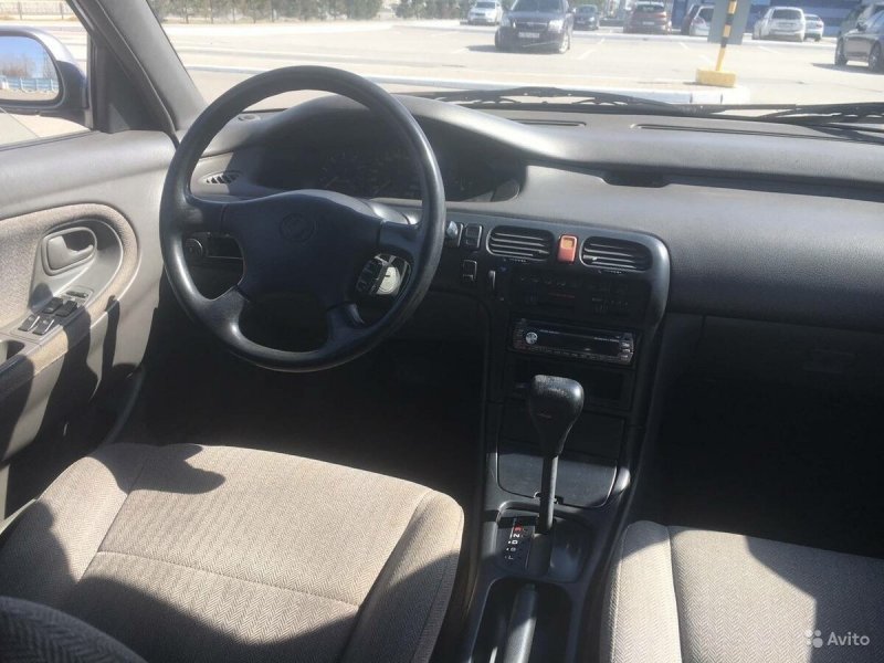 Mazda 626 GD 1991 хэтчбек салон