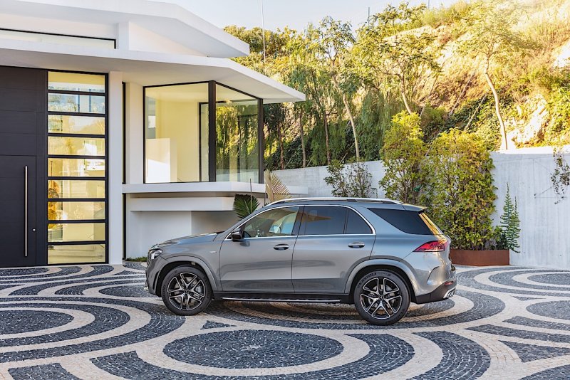 Мерседес-Бенц GLE 53 AMG