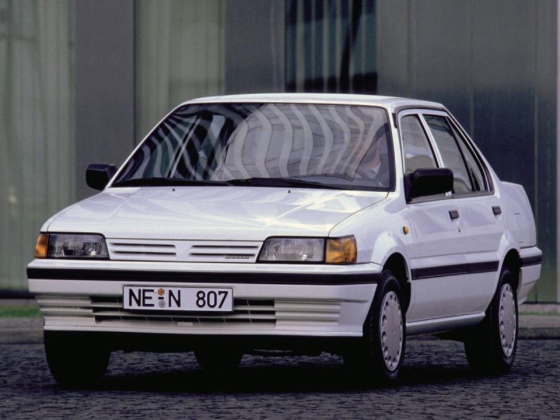 Nissan Sunny b4