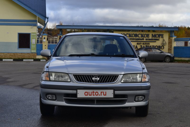 Nissan Sunny 2000 год