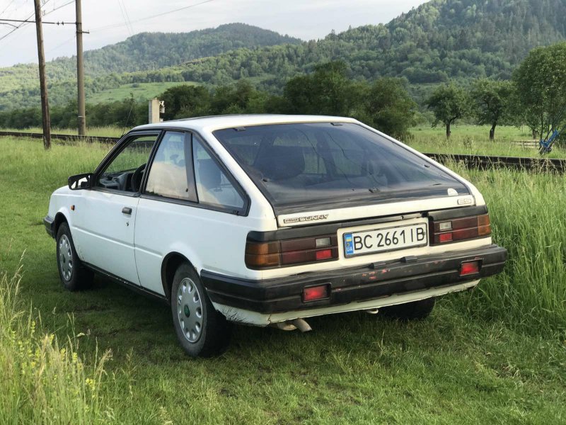 Nissan Sunny b11 Coupe