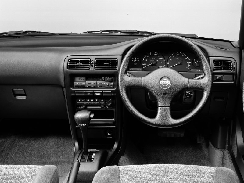 Nissan Sunny универсал 2000