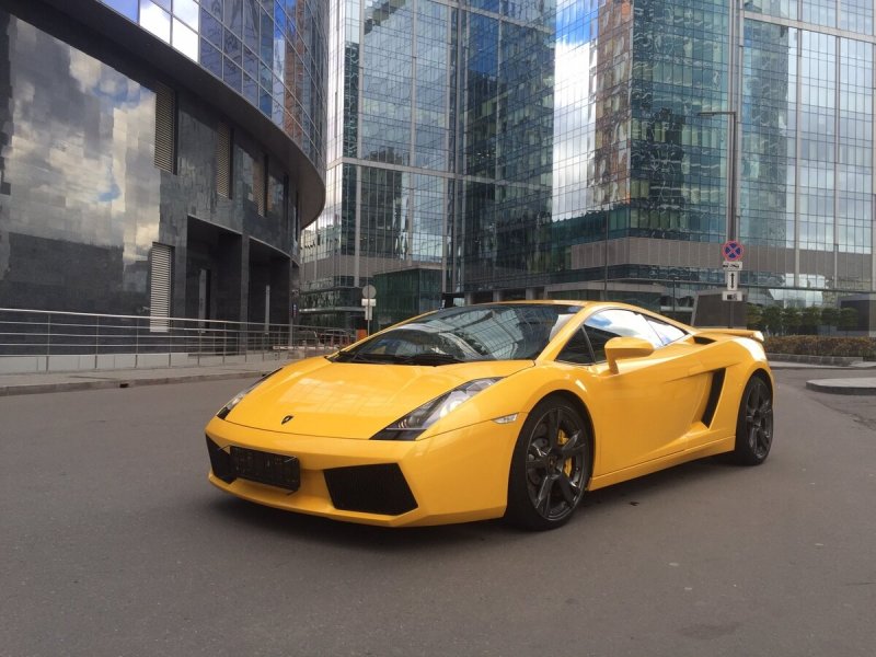 Lamborghini Gallardo 2004 желтый