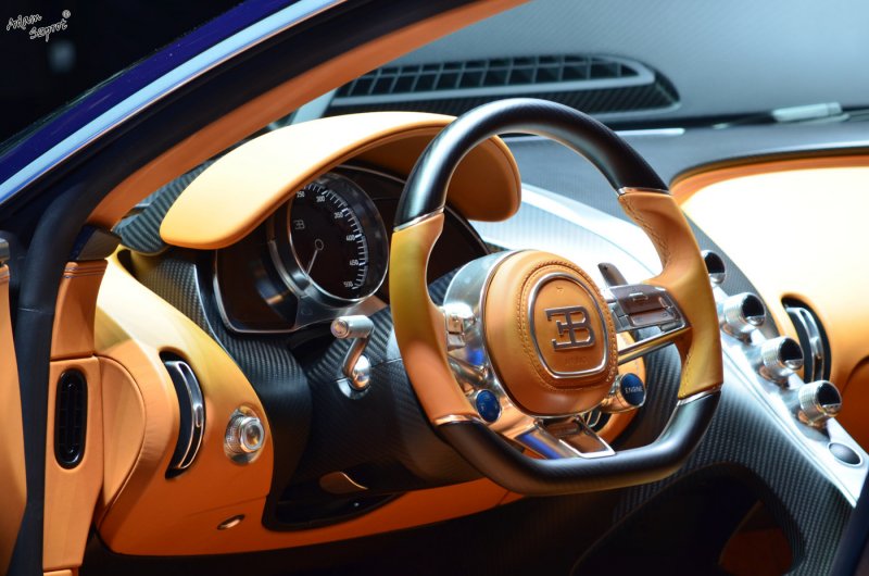 Bugatti Chiron 2021 салон