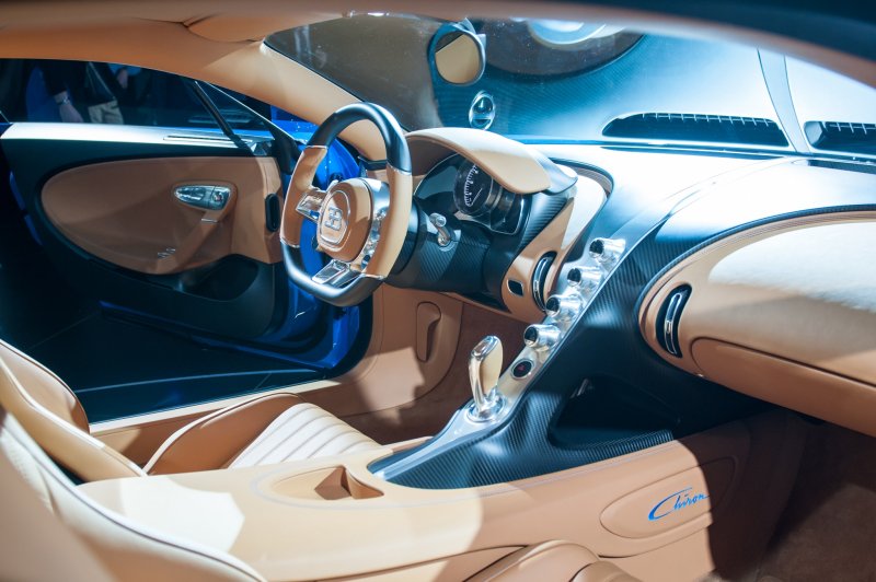 Bugatti Chiron 2020 салон