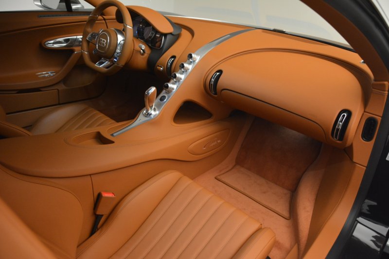 Bugatti Chiron салон