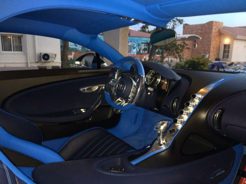 Bugatti Chiron 2020 салон