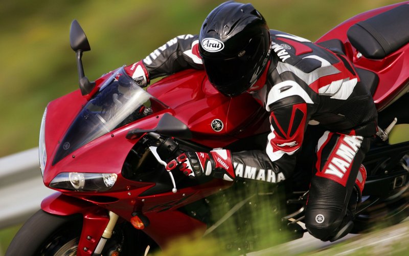 Yamaha спортбайк гонщик