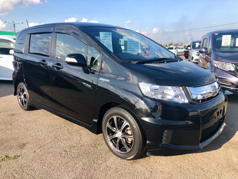 Honda freed Spike r17
