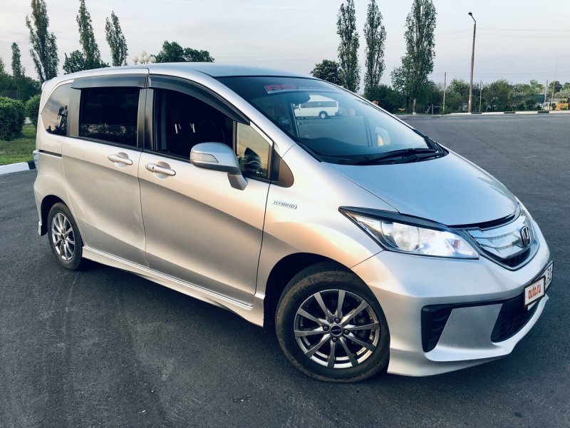 Hybrid g Honda Sensing (7-Seater)