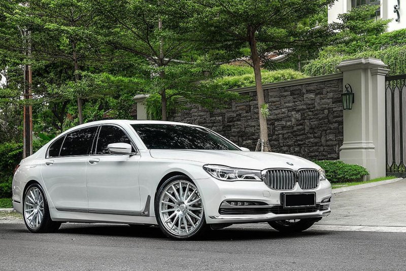 BMW 7 g12