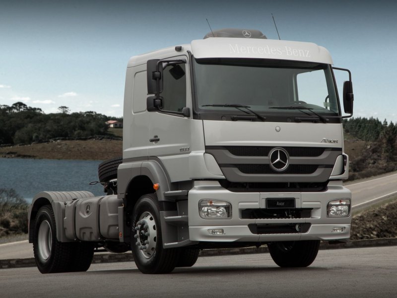 Mercedes-Benz Axor 2012 года.