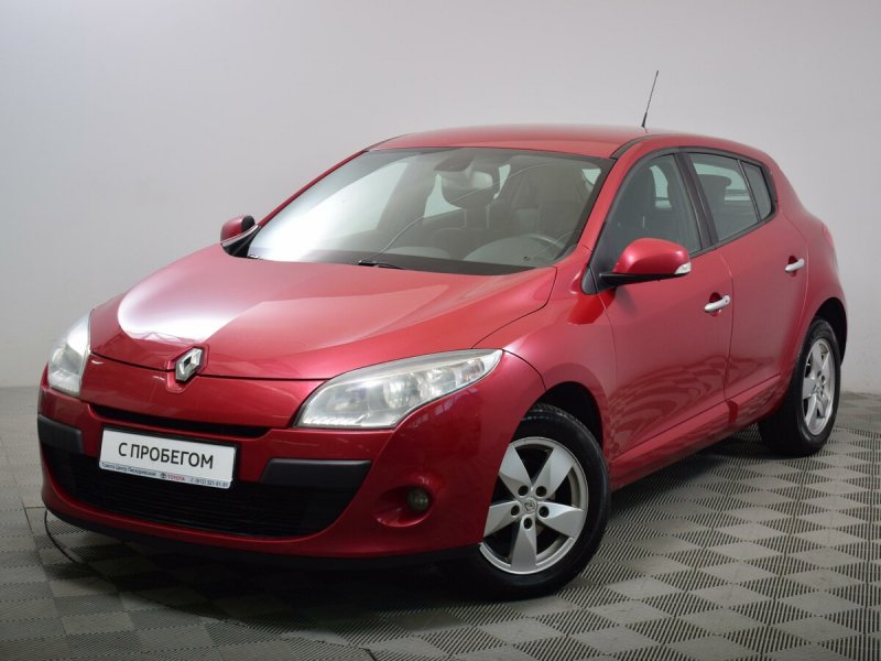 Renault Megane 3 красный