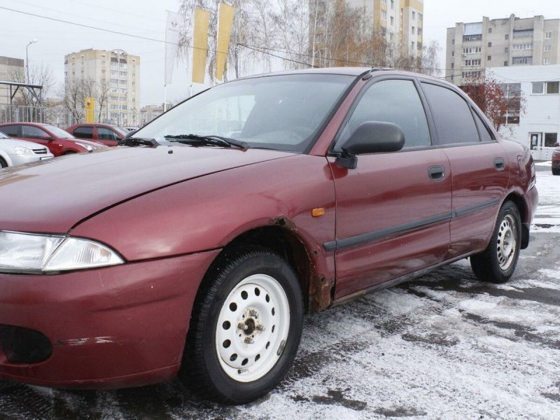 Mitsubishi Mirage 1998