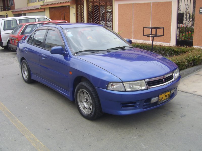 Mitsubishi Colt v CJ 1995