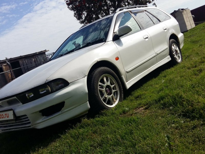 Митсубиси Galant 2002