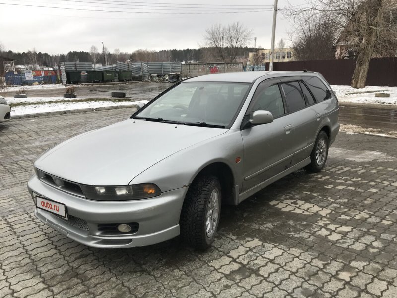 Mitsubishi Pajero io красный