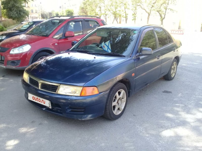Митсубиси Carisma 1998