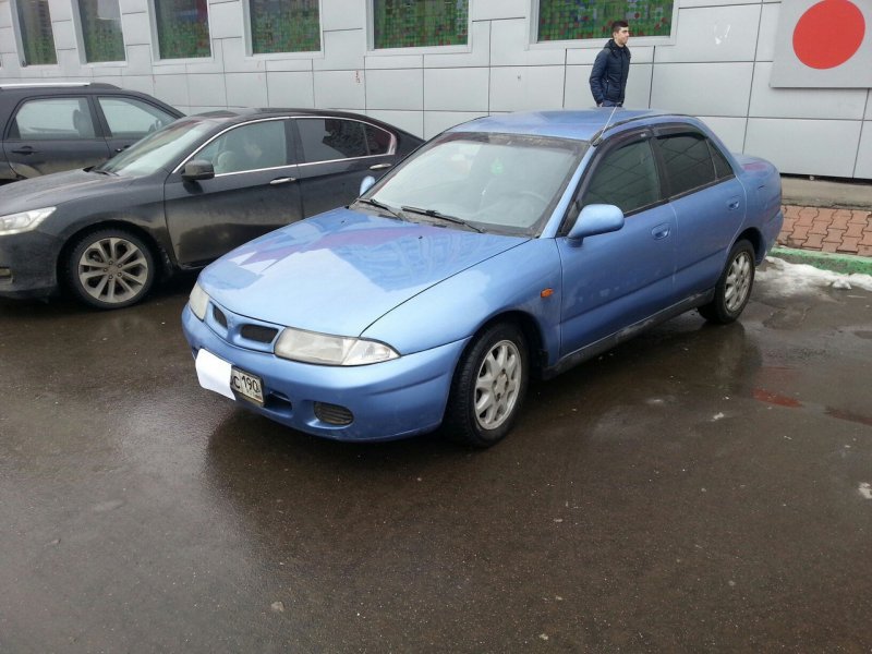 Митсубиси Галант 1998 года
