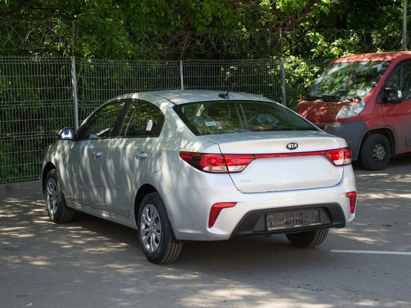Kia Rio металлик
