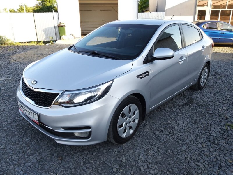 Kia Rio 2015 серебристый