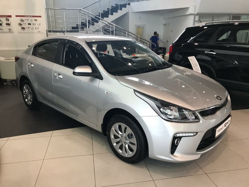 Kia Rio 2021 серебристый