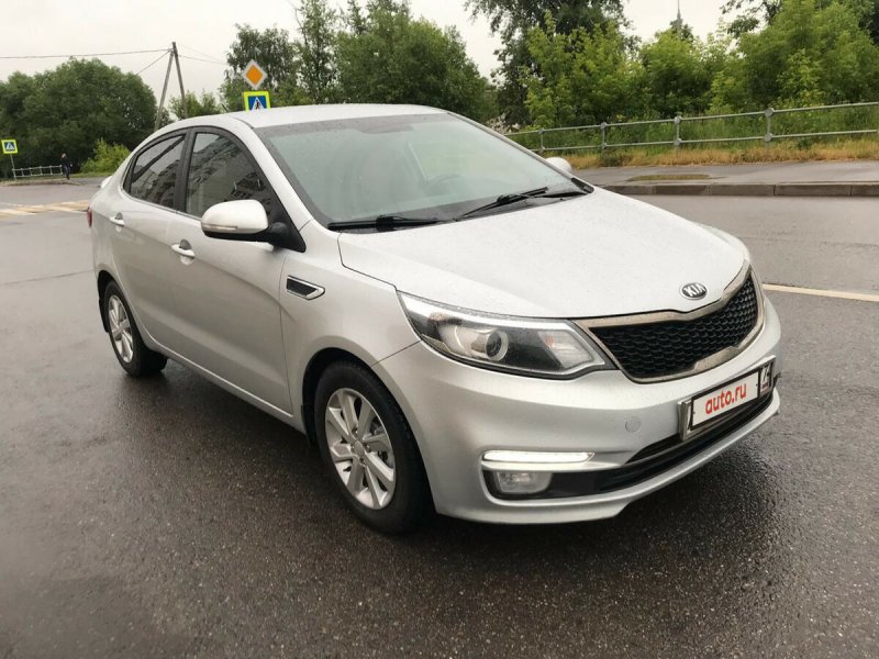 Kia Rio 2015 серебристый