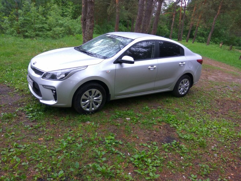 Kia Rio 2017 седан серебристая