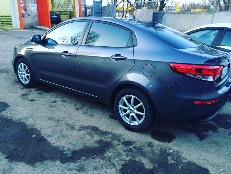 Kia Rio металлик