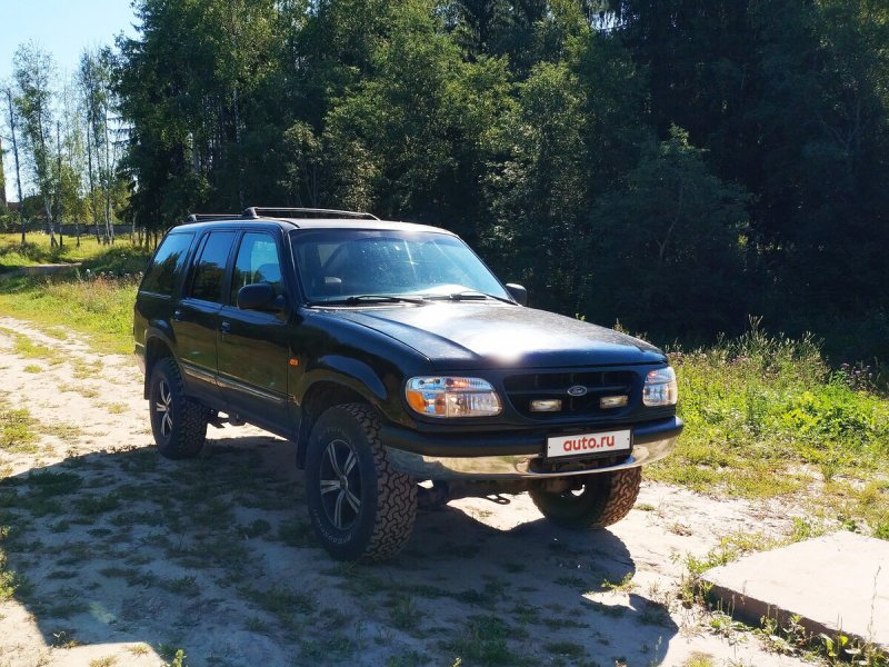 Ford Explorer 2