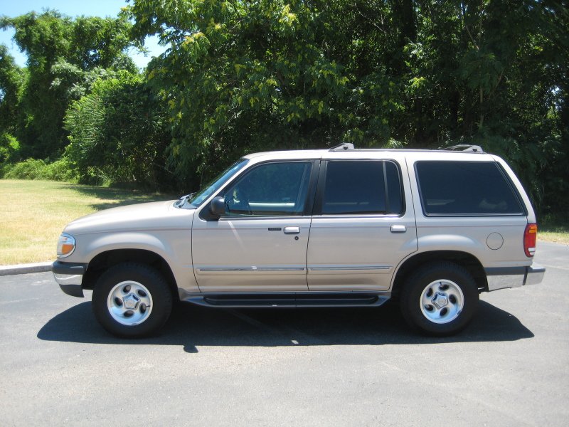 Ford Explorer 2