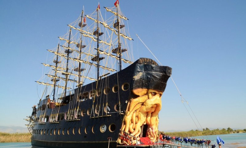 Турция пиратский корабль Барбосса
