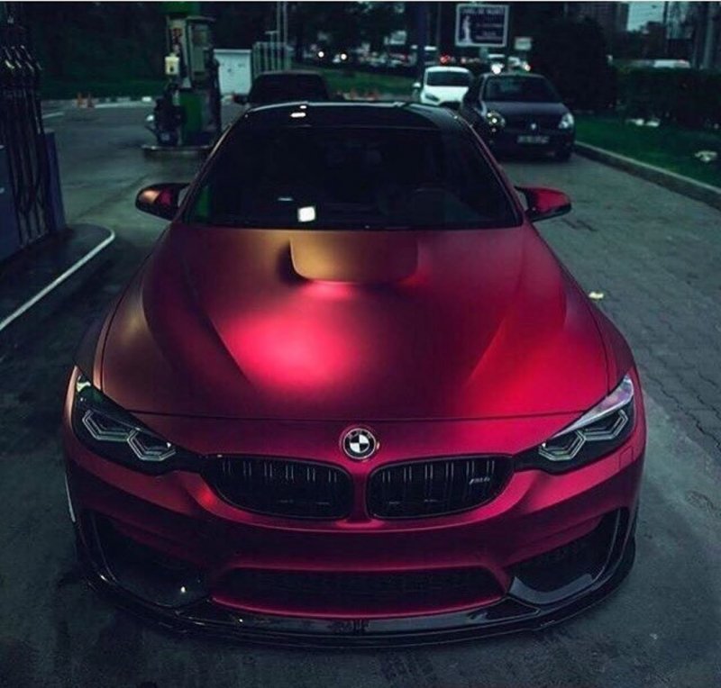 BMW м5 красный фары
