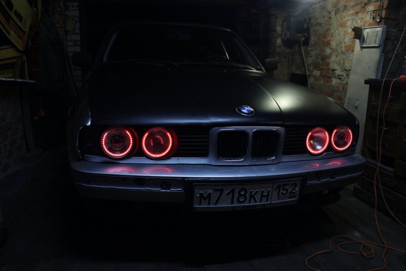 BMW 5 e34 ангельские глазки