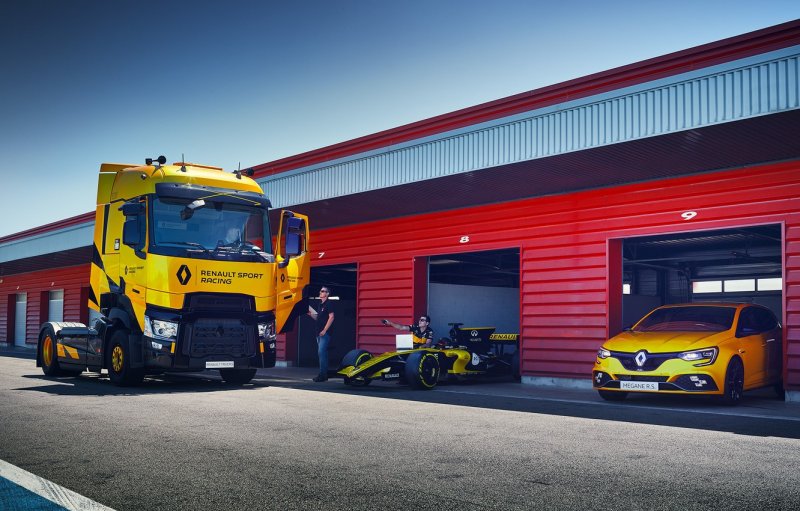 Renault f1 Truck