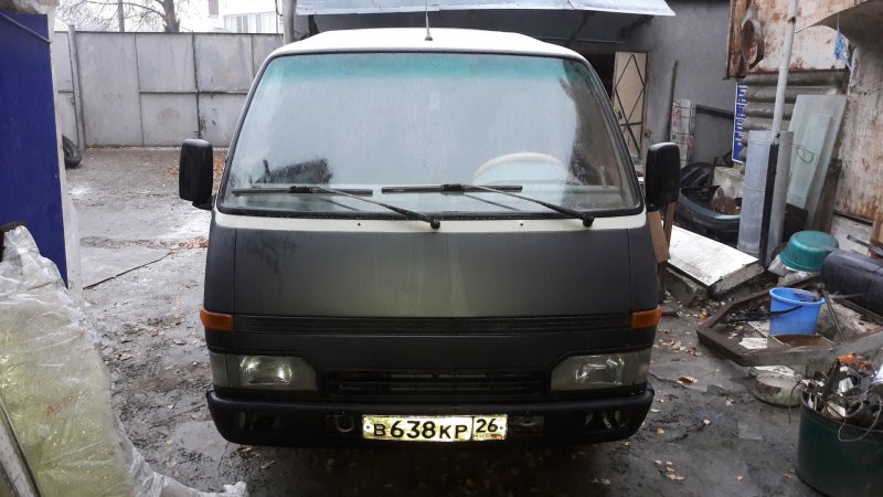 Isuzu Midi 1994 лобовое стекло