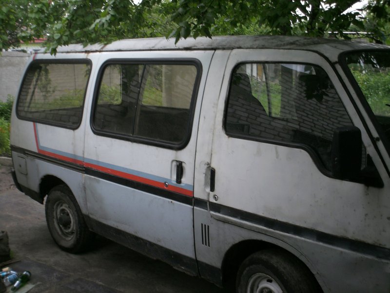 Isuzu Midi 2.2 1994 лобовое стекло