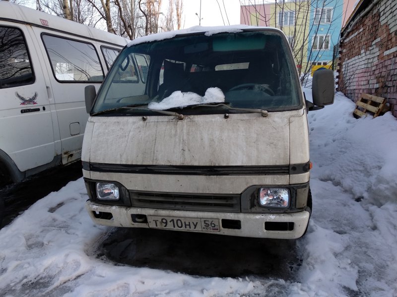Исузу миди 2.2 4fd1 1990г передние фары