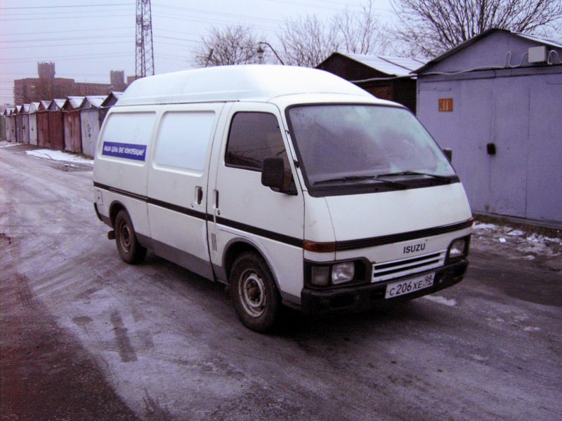 Isuzu Midi 2.2