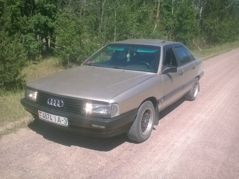 Ауди 100 1987 г.в сигара