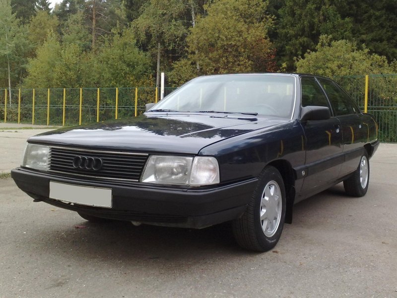 Ауди 100 с3 черная