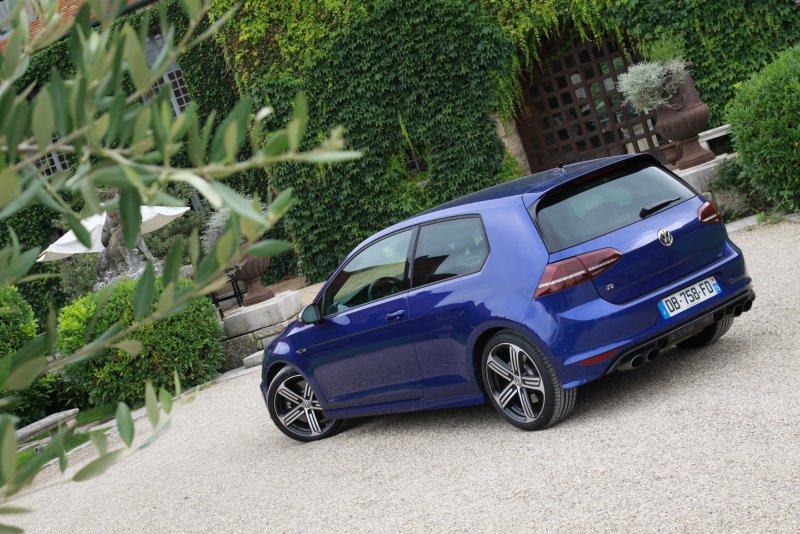VW Golf 7 r400