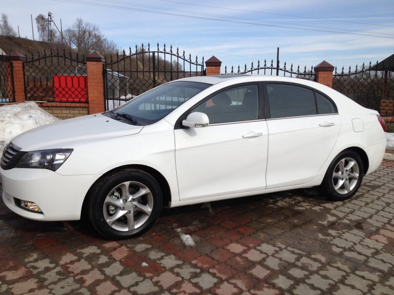 Geely Emgrand ec7 белый