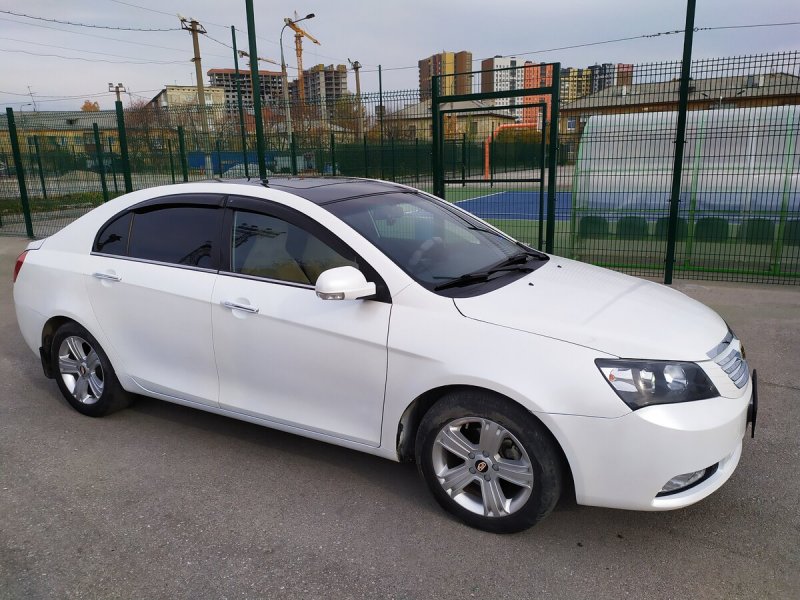 Самая красивая Geely Emgrand EC 7 2014 белая