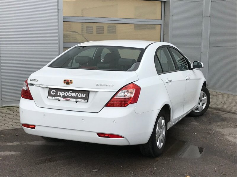 Белый Emgrand ec7