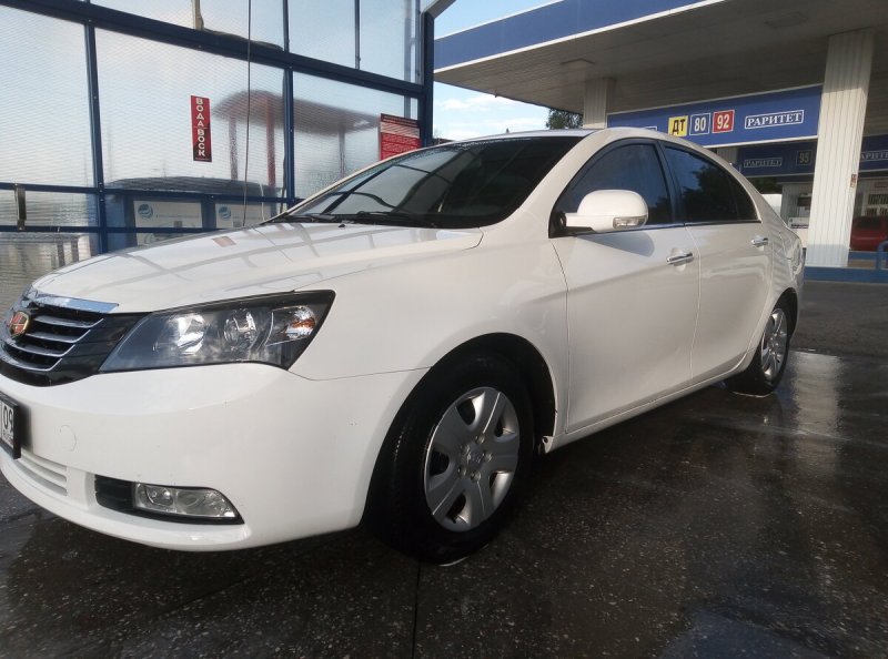 Geely Emgrand ec7 белый