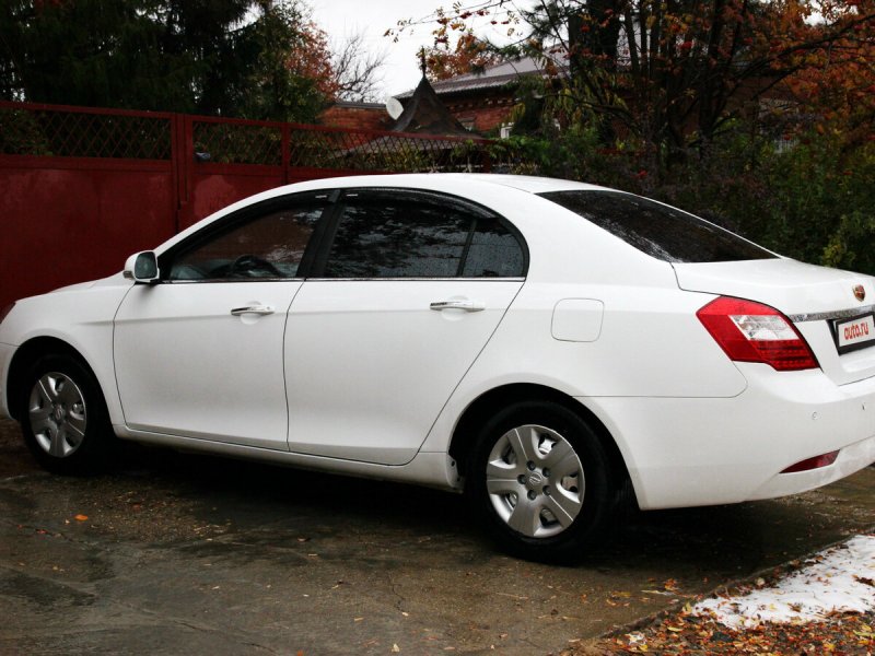 Geely Emgrand ec7 белый