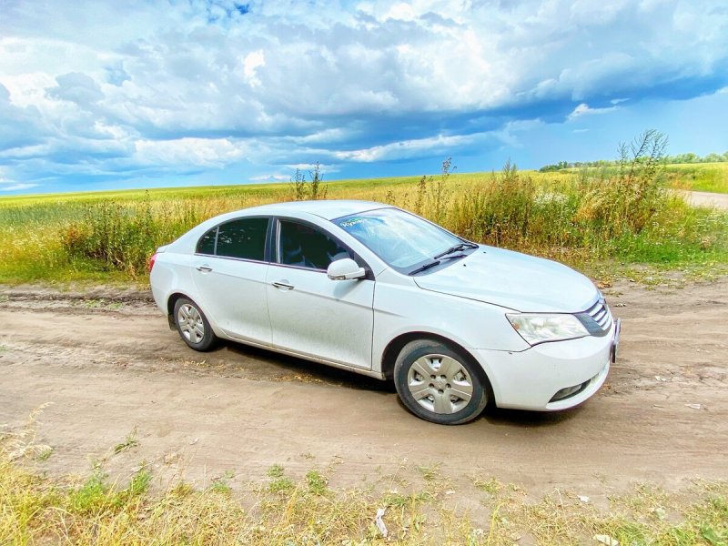 Geely Emgrand ec7 белый