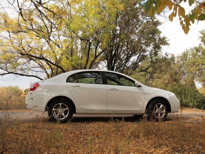 Geely Emgrand ec7 хэтчбек
